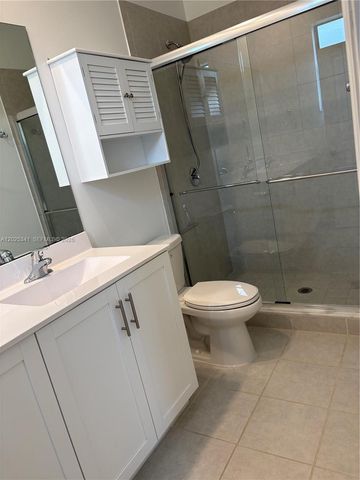 11384 W 34th Way, Hialeah, FL 33018