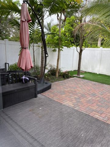 11384 W 34th Way, Hialeah, FL 33018
