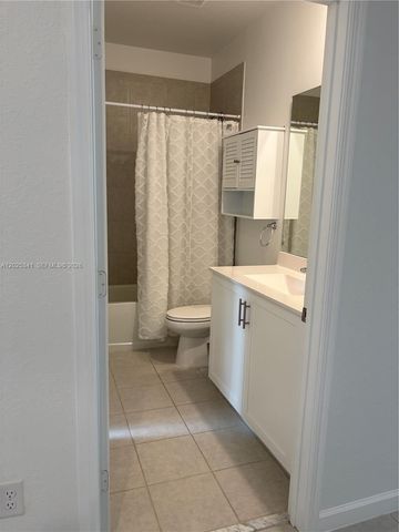11384 W 34th Way, Hialeah, FL 33018