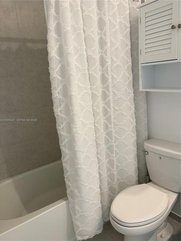 11384 W 34th Way, Hialeah, FL 33018