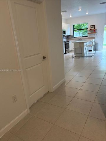 11384 W 34th Way, Hialeah, FL 33018