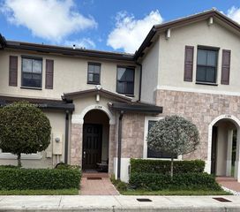 11384 W 34th Way, Hialeah, FL 33018