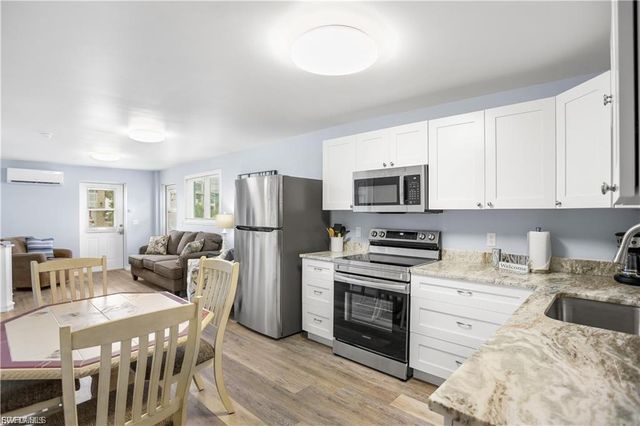 412 Harbor CT, Fort Myers Beach, FL 33931