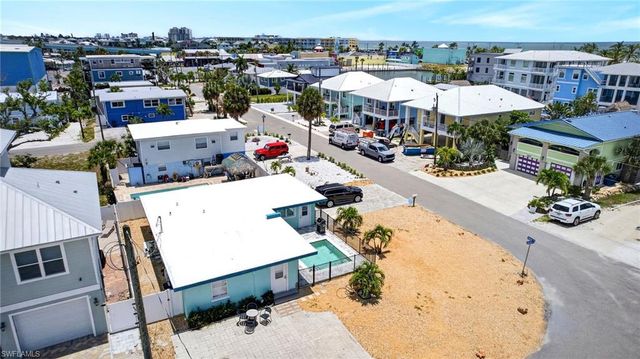 412 Harbor CT, Fort Myers Beach, FL 33931