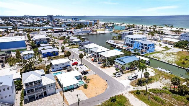 412 Harbor CT, Fort Myers Beach, FL 33931