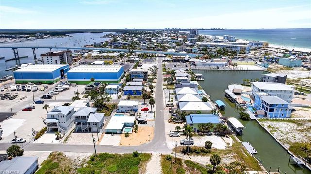 412 Harbor CT, Fort Myers Beach, FL 33931