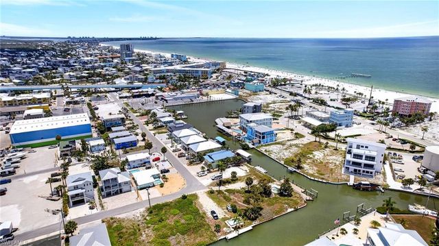 412 Harbor CT, Fort Myers Beach, FL 33931