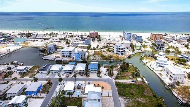 412 Harbor CT, Fort Myers Beach, FL 33931