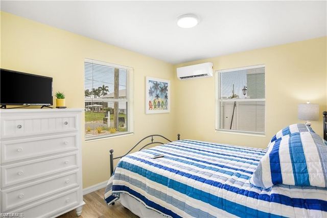 412 Harbor CT, Fort Myers Beach, FL 33931