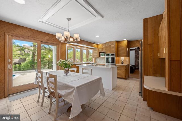 296 BARWYNNE RD, Wynnewood, PA 19096