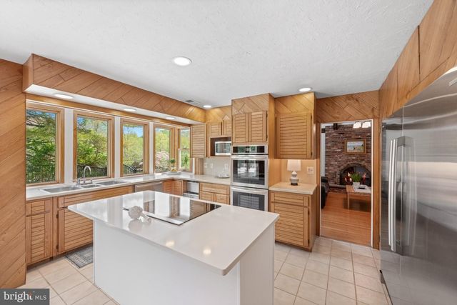 296 BARWYNNE RD, Wynnewood, PA 19096