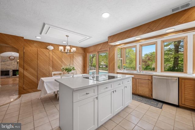 296 BARWYNNE RD, Wynnewood, PA 19096