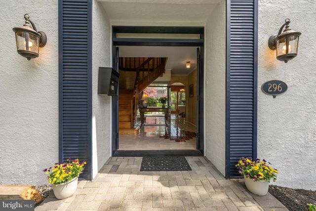 296 BARWYNNE RD, Wynnewood, PA 19096