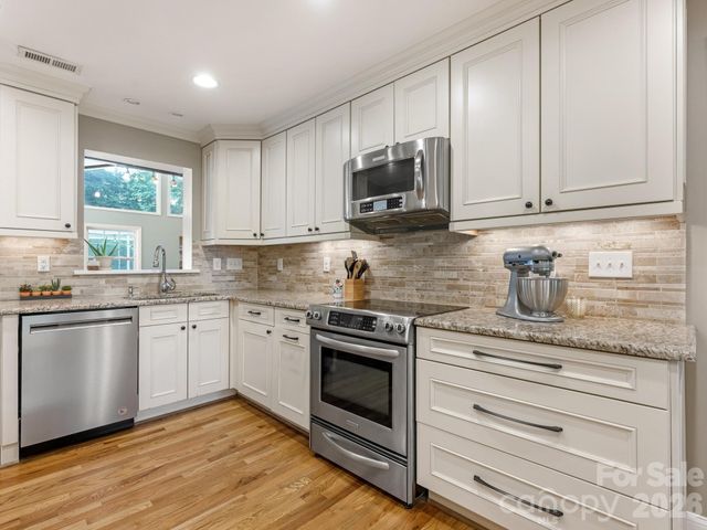 5634 Wedgewood Drive, Charlotte, NC 28210