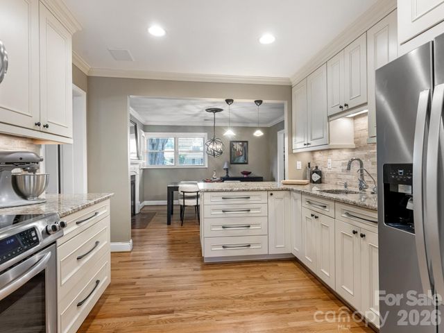 5634 Wedgewood Drive, Charlotte, NC 28210