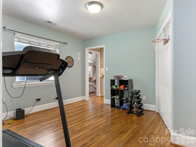 5634 Wedgewood Drive, Charlotte, NC 28210