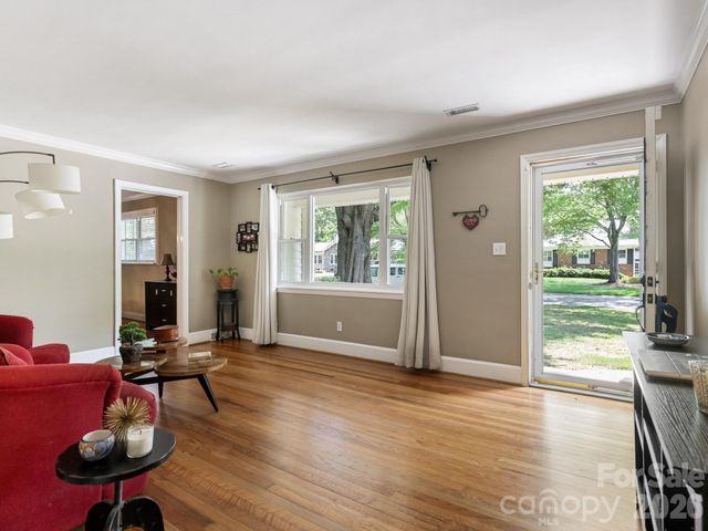 5634 Wedgewood Drive, Charlotte, NC 28210