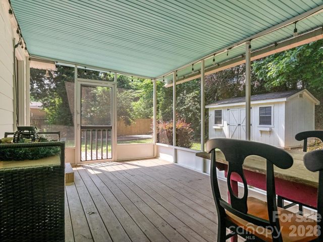 5634 Wedgewood Drive, Charlotte, NC 28210