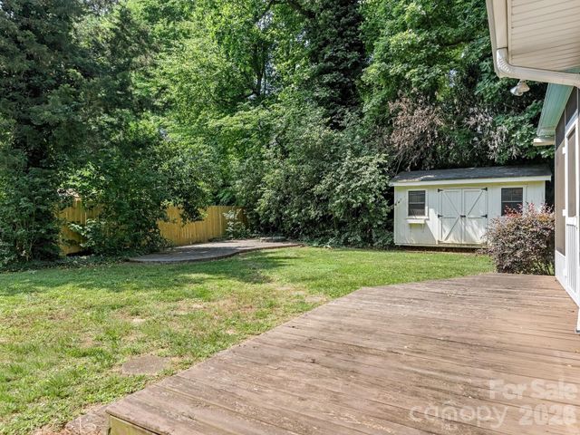 5634 Wedgewood Drive, Charlotte, NC 28210