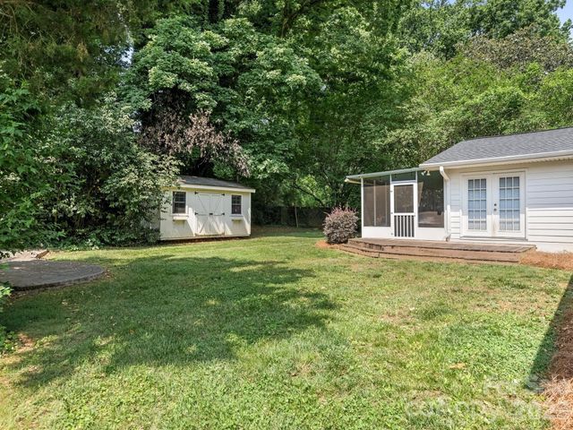5634 Wedgewood Drive, Charlotte, NC 28210