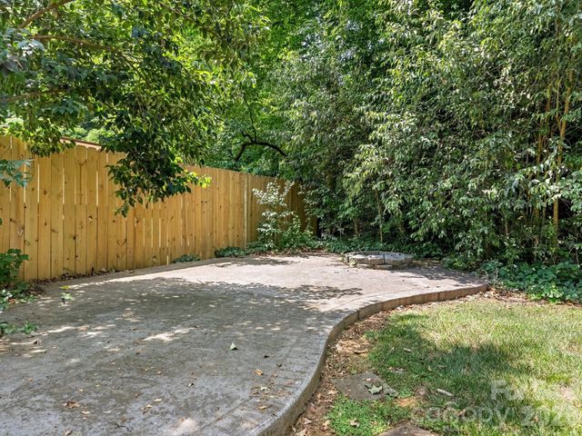 5634 Wedgewood Drive, Charlotte, NC 28210