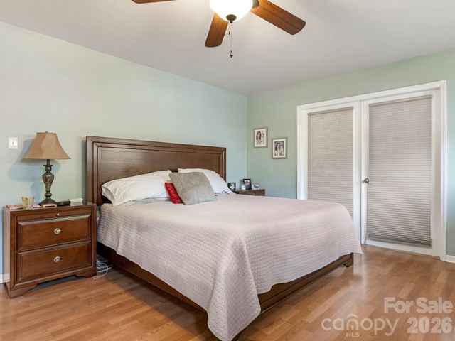5634 Wedgewood Drive, Charlotte, NC 28210