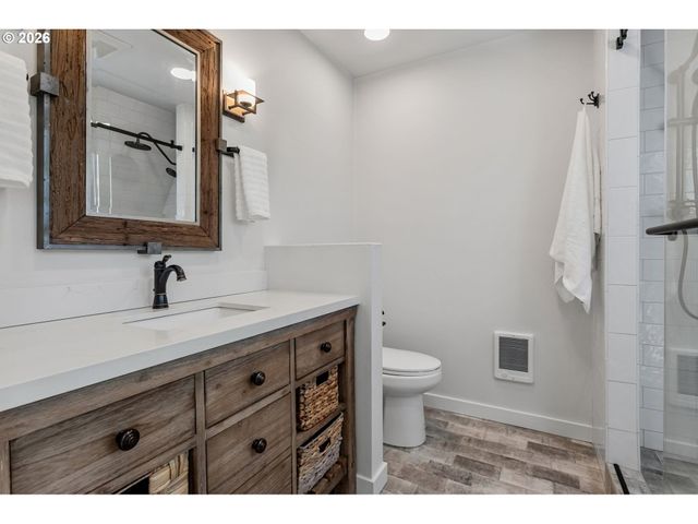 118 N HAYDEN BAY Dr, Portland, OR 97217