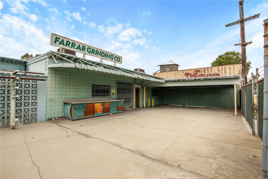 335 E Beach Avenue, Inglewood, CA 90302 — photo 3
