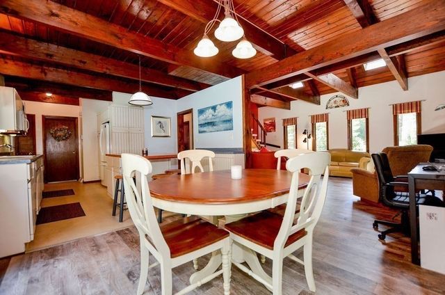 47 Walnut Plain Rd, Rochester, MA 02770
