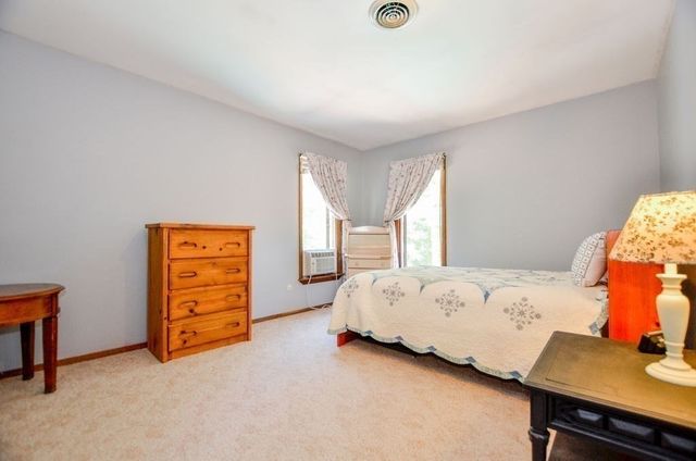47 Walnut Plain Rd, Rochester, MA 02770
