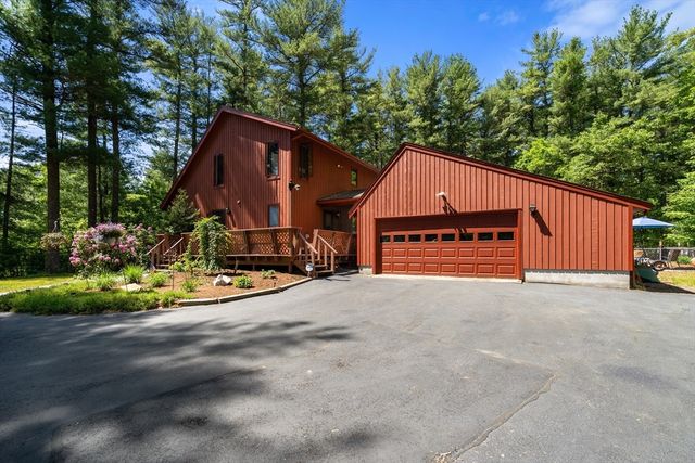 47 Walnut Plain Rd, Rochester, MA 02770