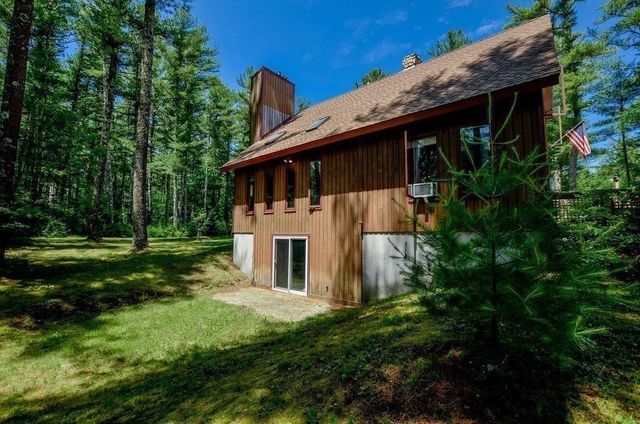 47 Walnut Plain Rd, Rochester, MA 02770