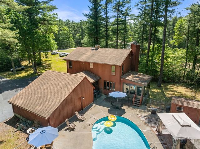 47 Walnut Plain Rd, Rochester, MA 02770