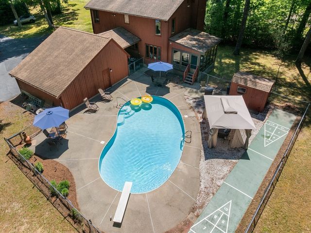 47 Walnut Plain Rd, Rochester, MA 02770