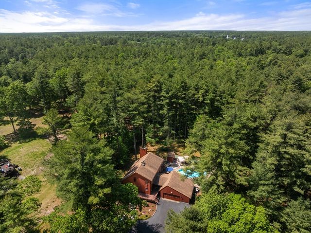 47 Walnut Plain Rd, Rochester, MA 02770