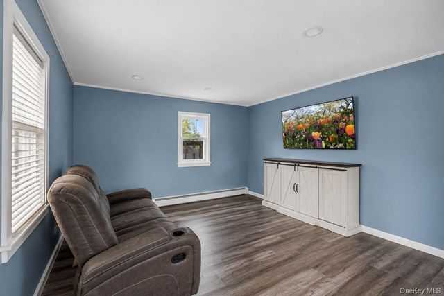 101 Spruce Avenue, Bethpage, NY 11714