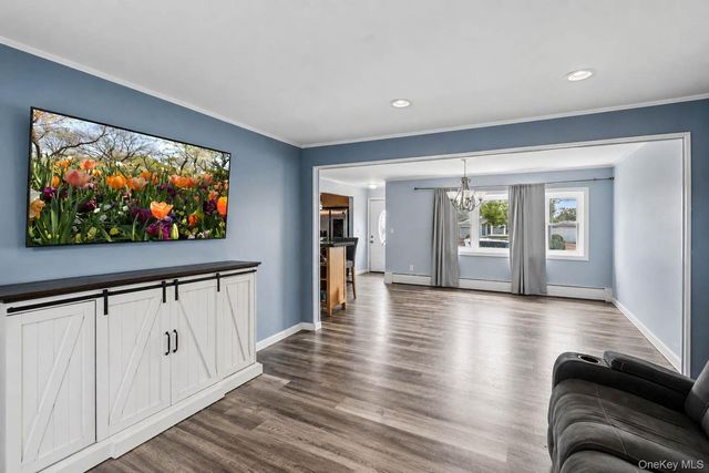 101 Spruce Avenue, Bethpage, NY 11714