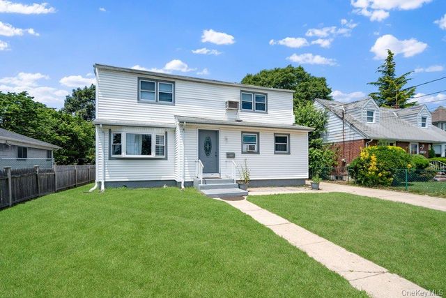 101 Spruce Avenue, Bethpage, NY 11714