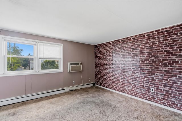101 Spruce Avenue, Bethpage, NY 11714