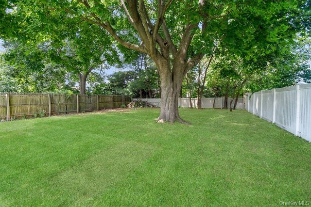 101 Spruce Avenue, Bethpage, NY 11714