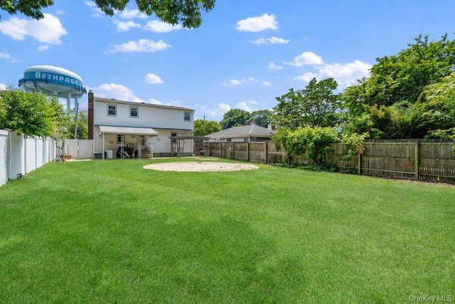 101 Spruce Avenue, Bethpage, NY 11714
