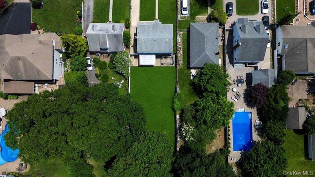 101 Spruce Avenue, Bethpage, NY 11714