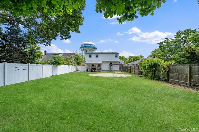 101 Spruce Avenue, Bethpage, NY 11714