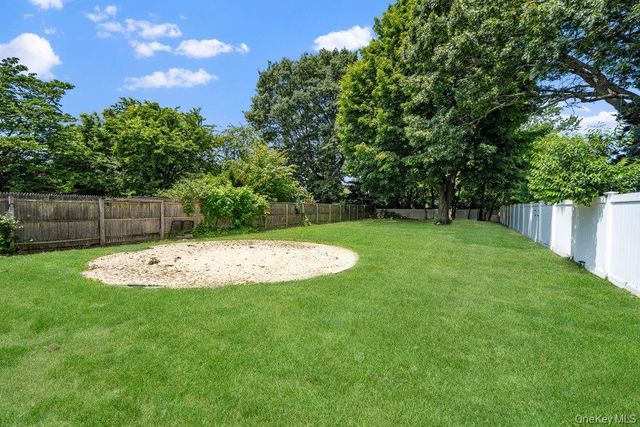101 Spruce Avenue, Bethpage, NY 11714