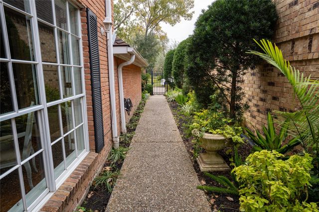 9590 Longmont Drive, Houston, TX 77063