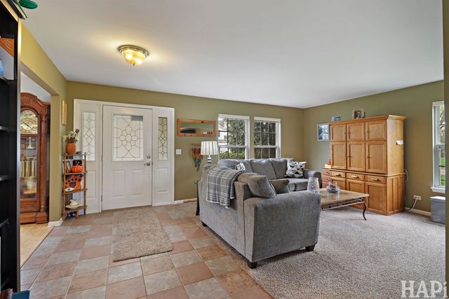 1909 Hemlock Drive, Mchenry, IL 60050