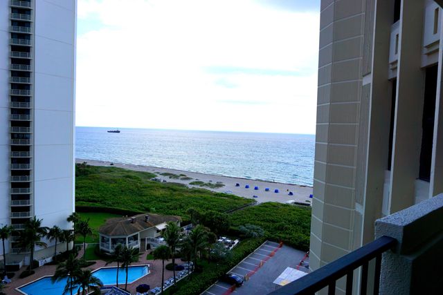 2800 N Ocean Drive B-12c, Singer Island, FL 33404