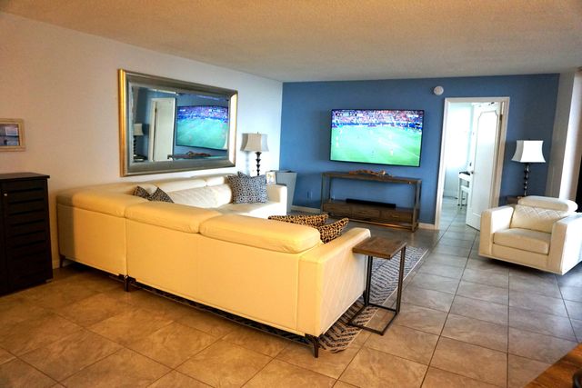 2800 N Ocean Drive B-12c, Singer Island, FL 33404