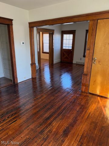 14208 Kingsford Avenue, Cleveland, OH 44128