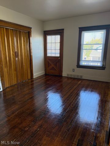 14208 Kingsford Avenue, Cleveland, OH 44128
